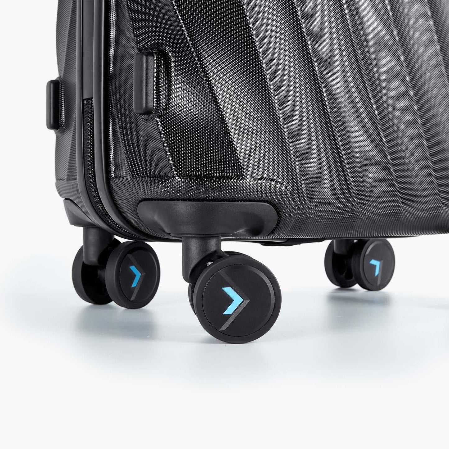 Globetrotter 20" Hardside Rolling Carry-on Stylish Suitcase