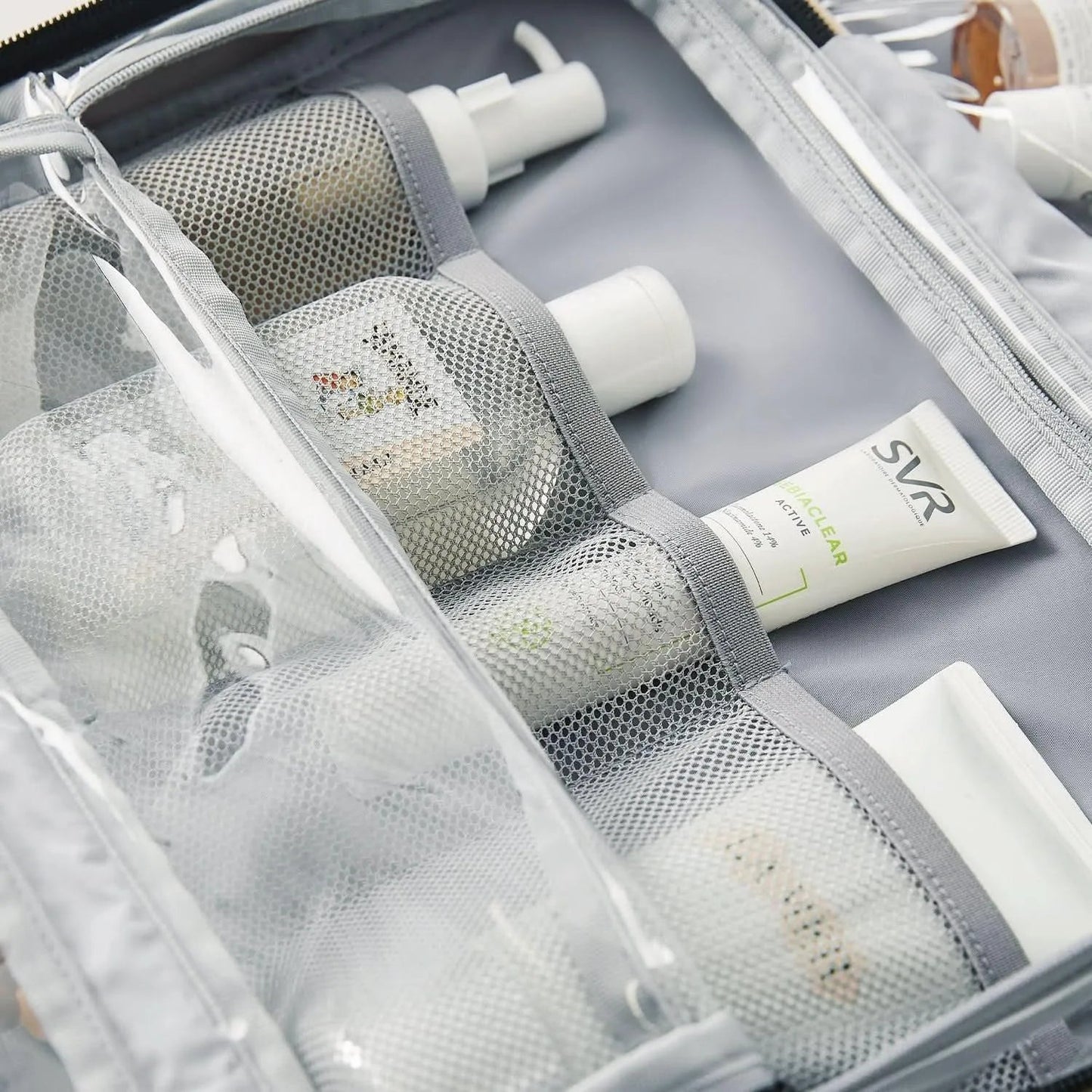 Paz Hanging Toiletry Bag