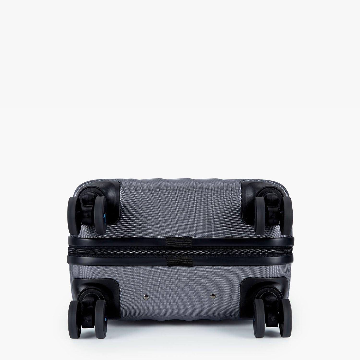 Globetrotter 20" Hardside Rolling Carry-on Stylish Suitcase