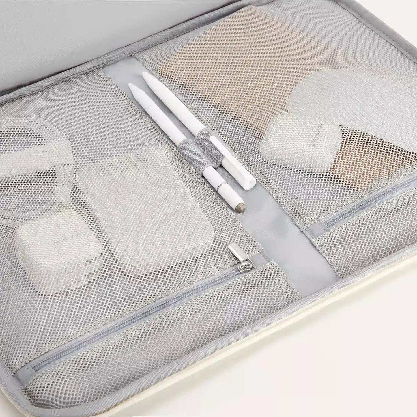 Bubble 15.6" Laptop Sleeve Pro